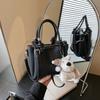 Retro large-capacity high-quality textured handbag, new autumn and winter shoulder messenger bag, versatile bucket bag.
