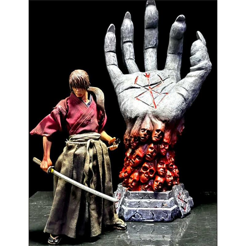 Unglaubliches Berserk Hand Gottes Dekorative Harz-Kunstwerke Fesselndes Halloween-Display