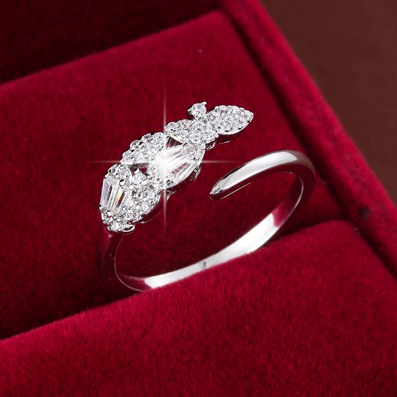 Elegant Adjustable Toe Ring with Zircon Inlay - Minimalistic Copper Design