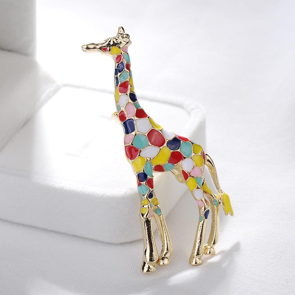 European and American Fashion Giraffe Brooch for Women