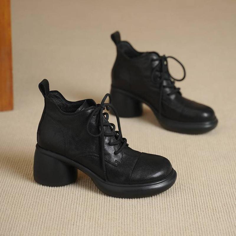 Autumn and winter sheepskin low boots women's solid color thick-soled round-head leather large-size women's boots medium heel round-head versat