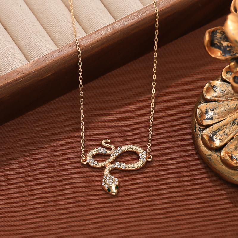 Fashion Accessories Zodiac Snake Necklace Simple Versatile Premium Women's Collarbone Chain Women