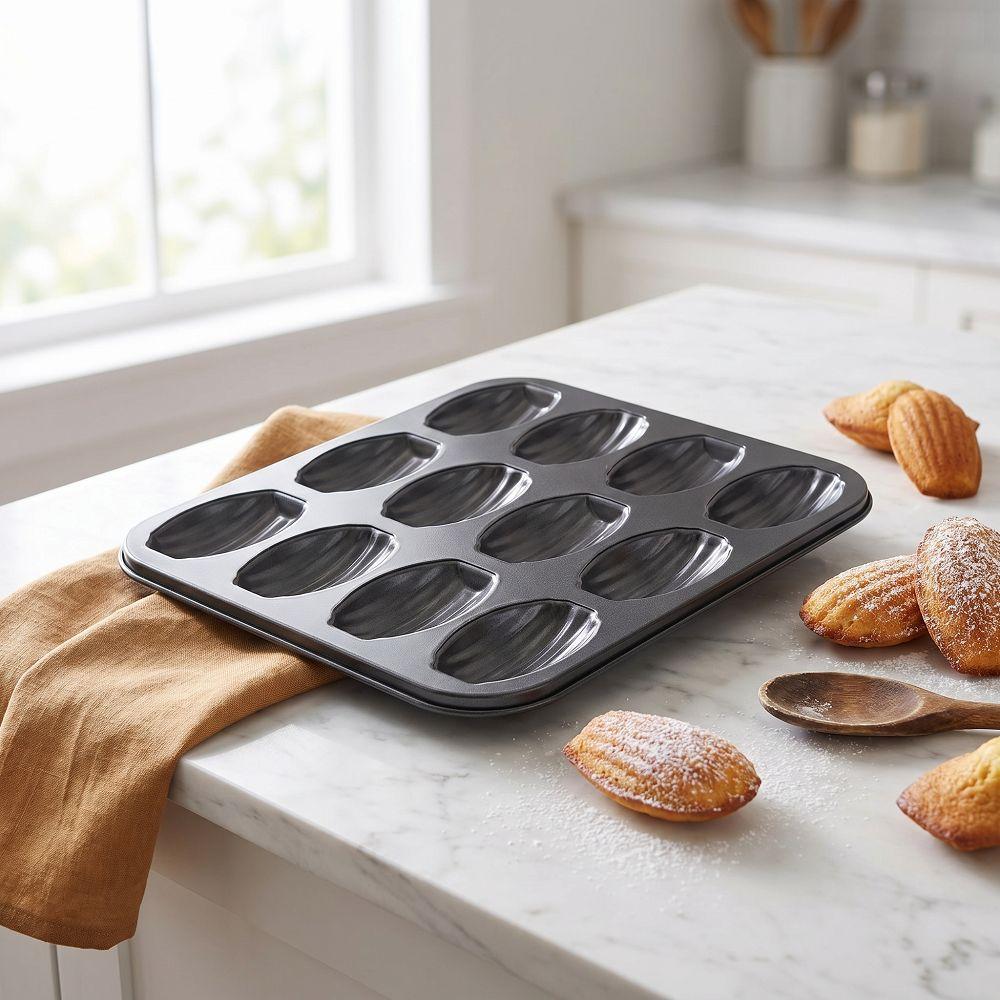 12 Hole Cake Mold Carbon Steel Baking Tray Sturdy Cupcake Mold Baking Tool