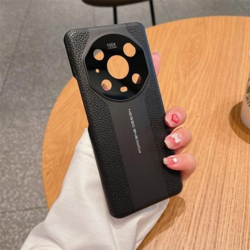 A Magic Case with A Lychee Skin Texture for Huawei MATE70pro, Which Can Be Transformed Into A Protective Case for Porsche Mate60+ In Just 7 Seconds