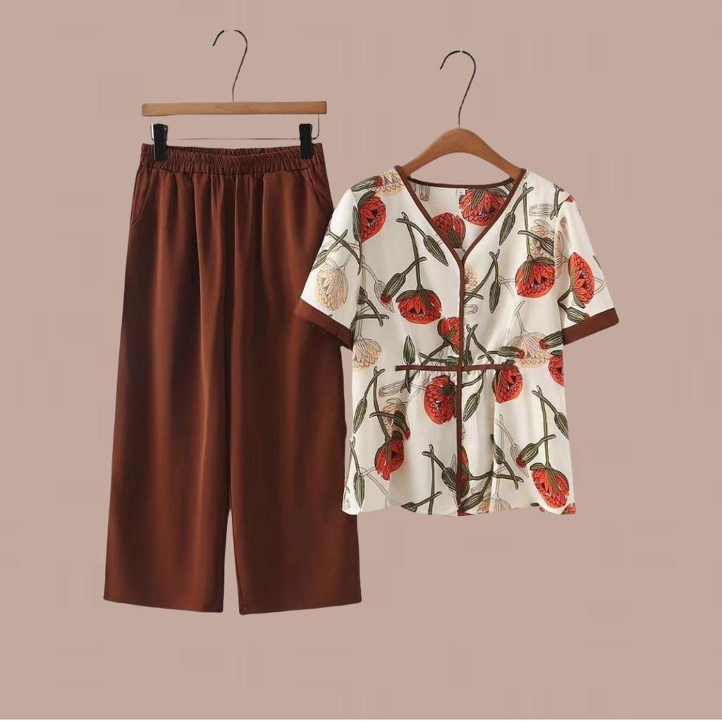 Mom's Summer Ice Silk Chinese-Style T-Shirt Set - Fashionable Short-Sleeved Two-Piece for Middle-Aged Women