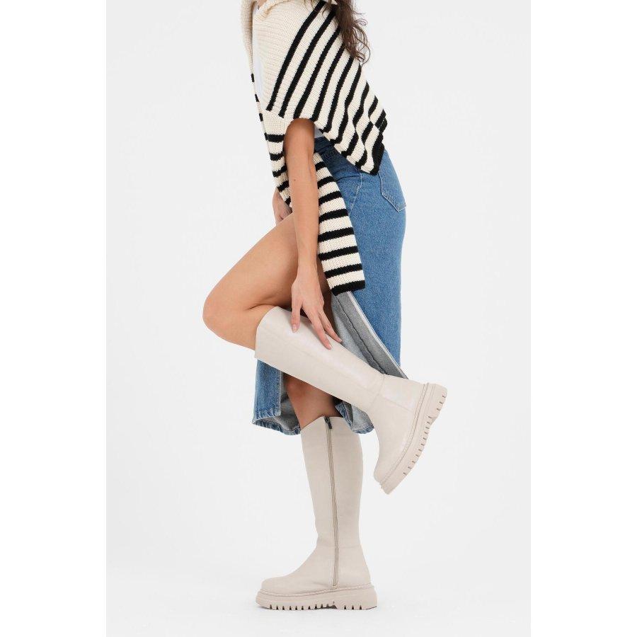 

Женские высокие сапоги на толстой подошве