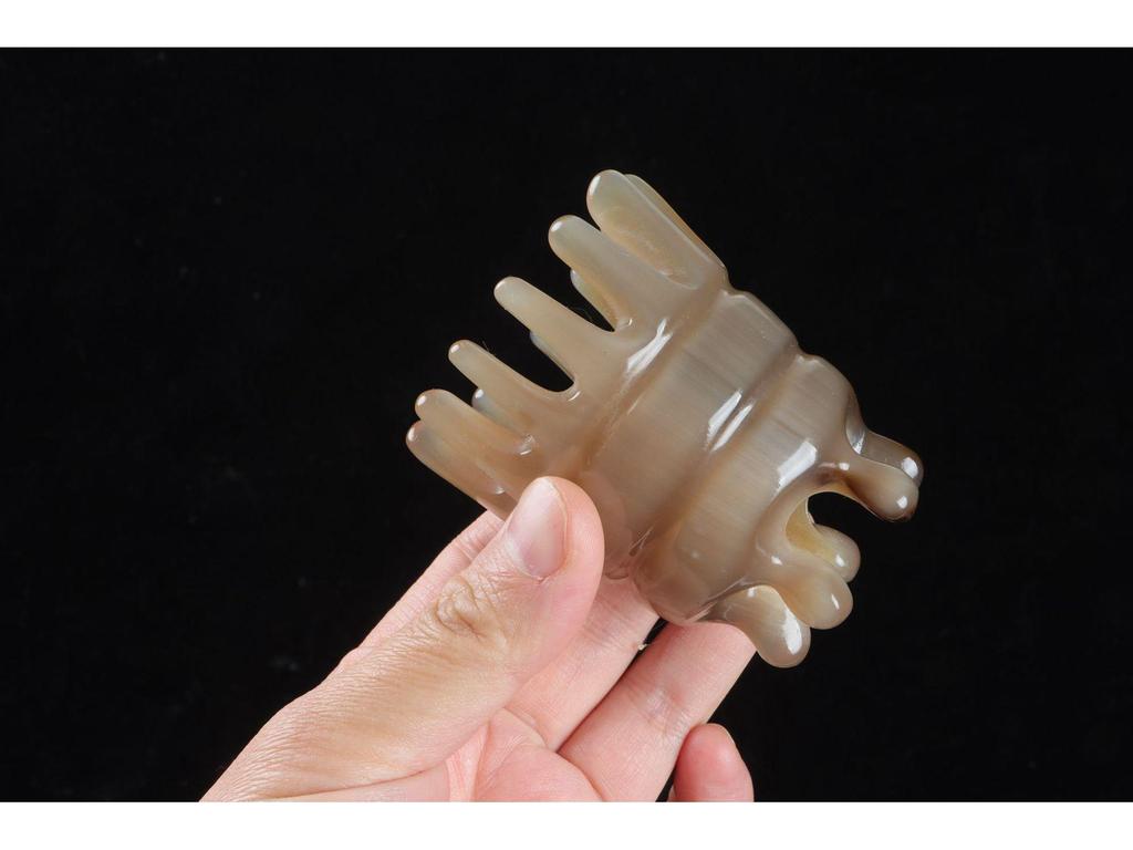 Ox Horn Shampoo and Massage Comb: Wide, Dense Teeth for Meridian Therapy.