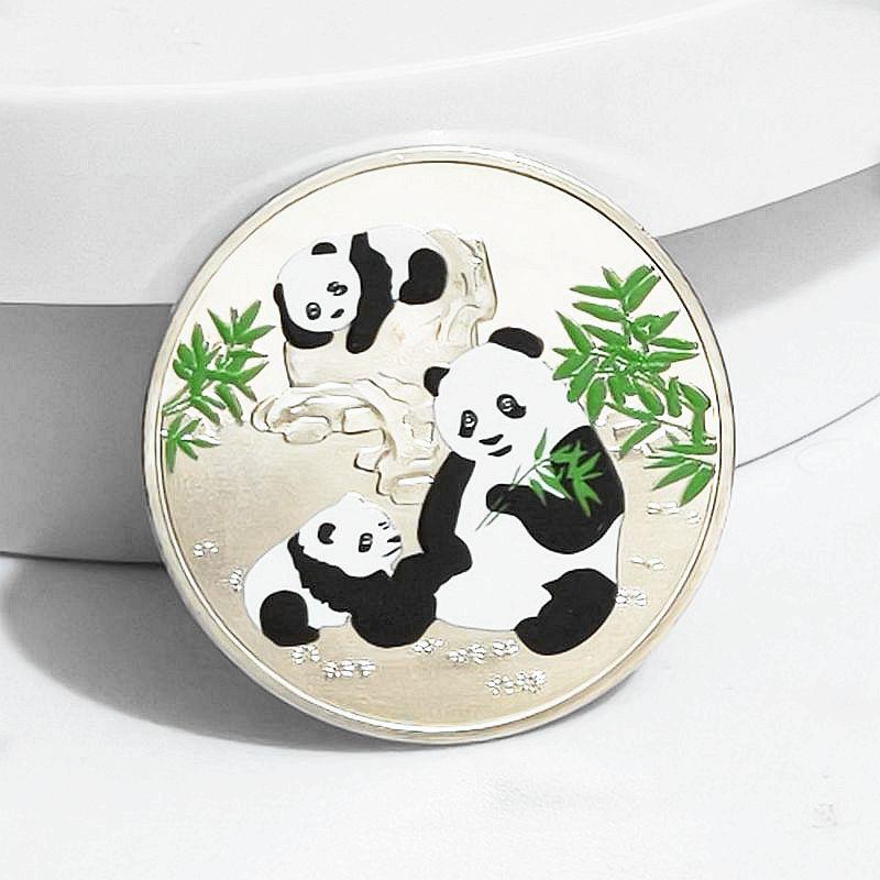 

National Treasure Giant Panda Commemorative Coin, Colored Gold and Silver Coins, Commemorative Medals, Gift for Friends, Metal Crafts, Coins 40*1.5mm
