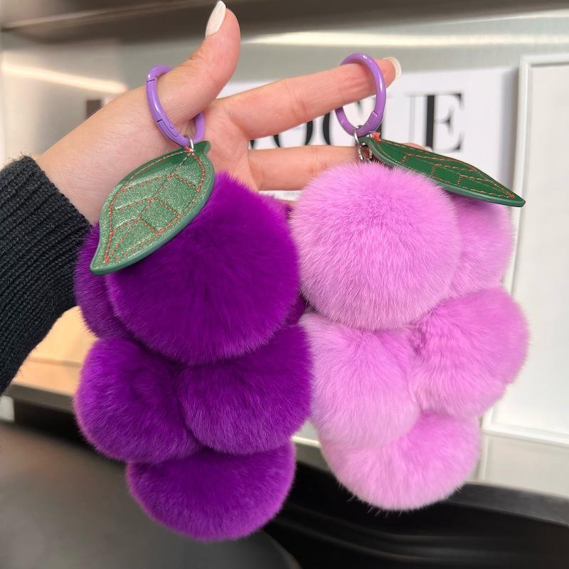 Cute Furry Grape Keychain High Quality Fluffty Fruit Keychain Kawaii Soft Fur Plush Peach Keyring Bag Pendant Custom Accessories