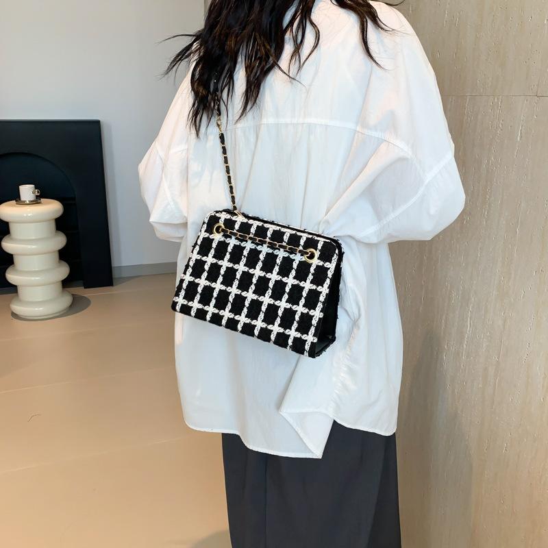 Atmospheric Commuting Fashionable Simple Texture Chain Shoulder Bag Women's 2025 Summer New Foreign Style Underarm Tote Bag