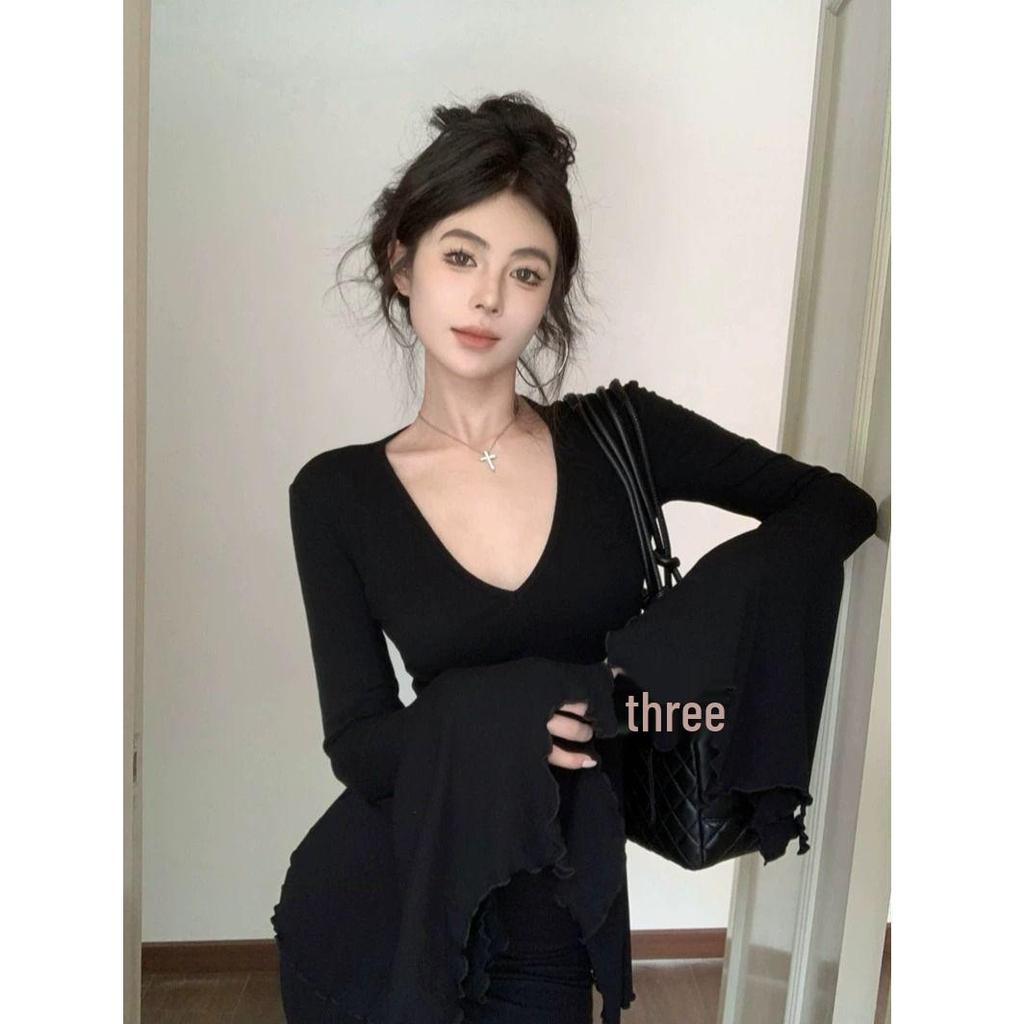 American Retro V-neck Flare Sleeve Spicy Girl T-shirt - Women's Autumn Slimming Black Long Sleeve Top.