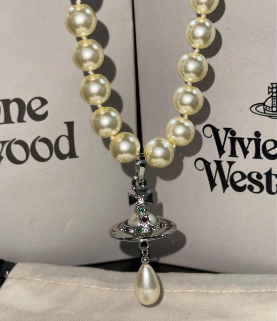 Náhrdelník s perlou ve tvaru slzy císařovny vdovy se 3D přívěskem ve tvaru létajícího talíře