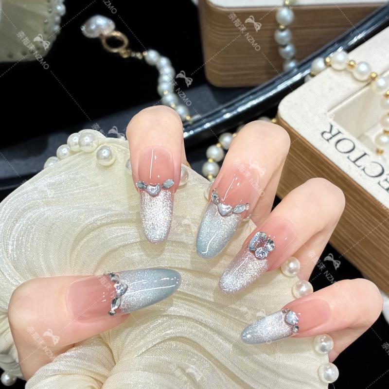 L35: Elegant Ice-Clear Cat-Eye Press-On Nails M (Long Oval)
