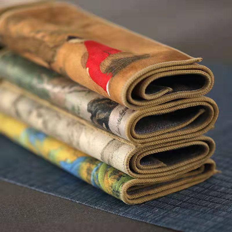 Semišová retro utěrka na čaj inspirovaná čínskou tušovou malbou - Absorpční, oboustranný podtácek pro čajové soupravy a stoly
