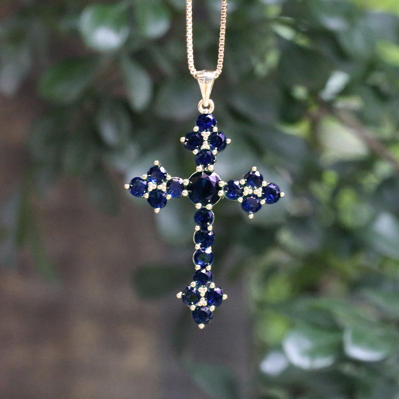 

Huitan Cool Cross Necklace for Women Inlaid CZ Stone Hip Hop Style Girl’s Pendant Necklace with Special Box Chain Luxury 45cm