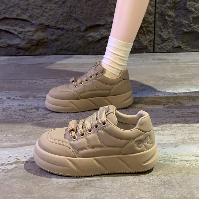 Women Sneakers Soft Non-slip Breathable Skateboarding Shoes Hot Selling Woman Campus Student Fashion Lace-Up Sports Flats