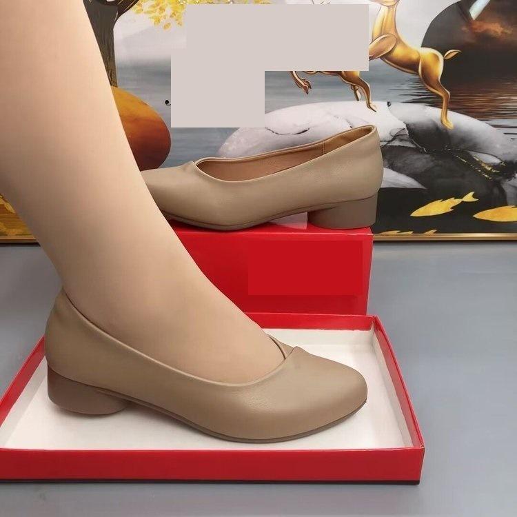 Mom shoes single shoes women's casual elderly shoes women's soft soles non-slip and comfortable autumn shallow mouth leather shoes thick heel work sh