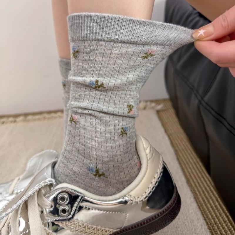 Female Spring and Summer New Cotton Broken Flowers Breathable Deodorant Wicker Boneless Tube Socks
