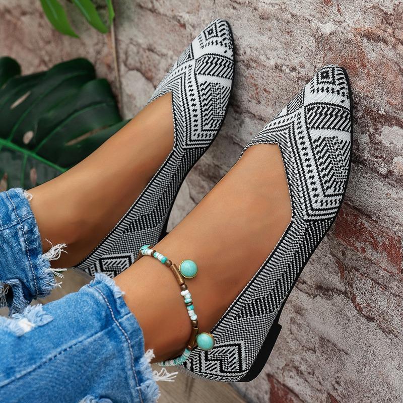 Spring New Soft-soled Comfortable Fly-woven Light-mouth Lazy Shoes Women's Versatile Pointed Striped Single Shoes
