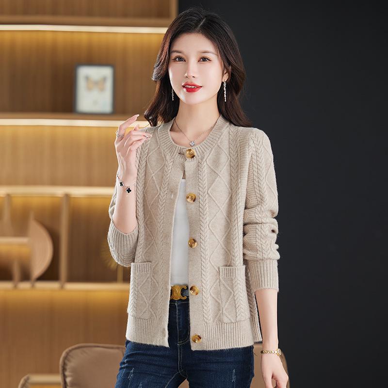 Damski sweter kardigan z grubym splotem warkoczowym, z okrągłym dekoltem, na jesień/zimę 2025 - Modny, wszechstronny i przytulny element okrycia wierzchniego