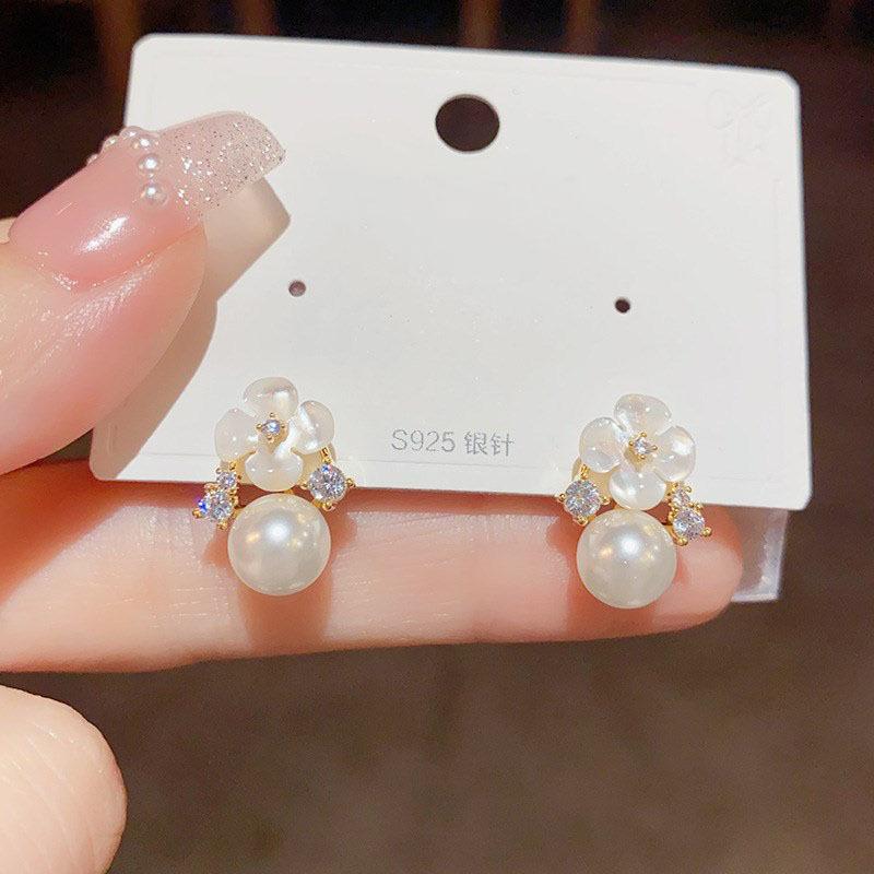 Zircon Flower Earrings Exquisite and Small Temperament Stud Earrings Fashion High Sense Earrings Women