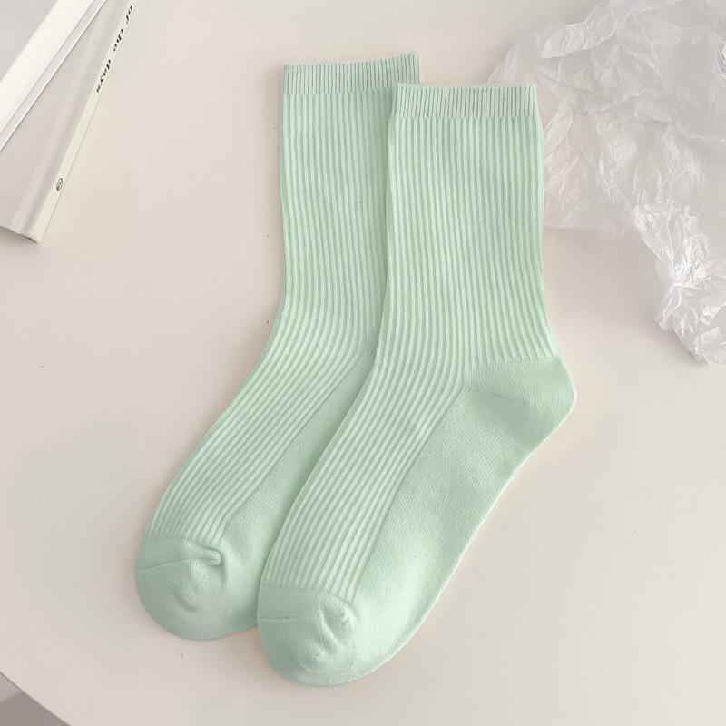 Women's Double Needle Pure Cotton Mid-Calf Socks - Solid Color, Anti-Pilling, Versatile for Spring and Autumn.