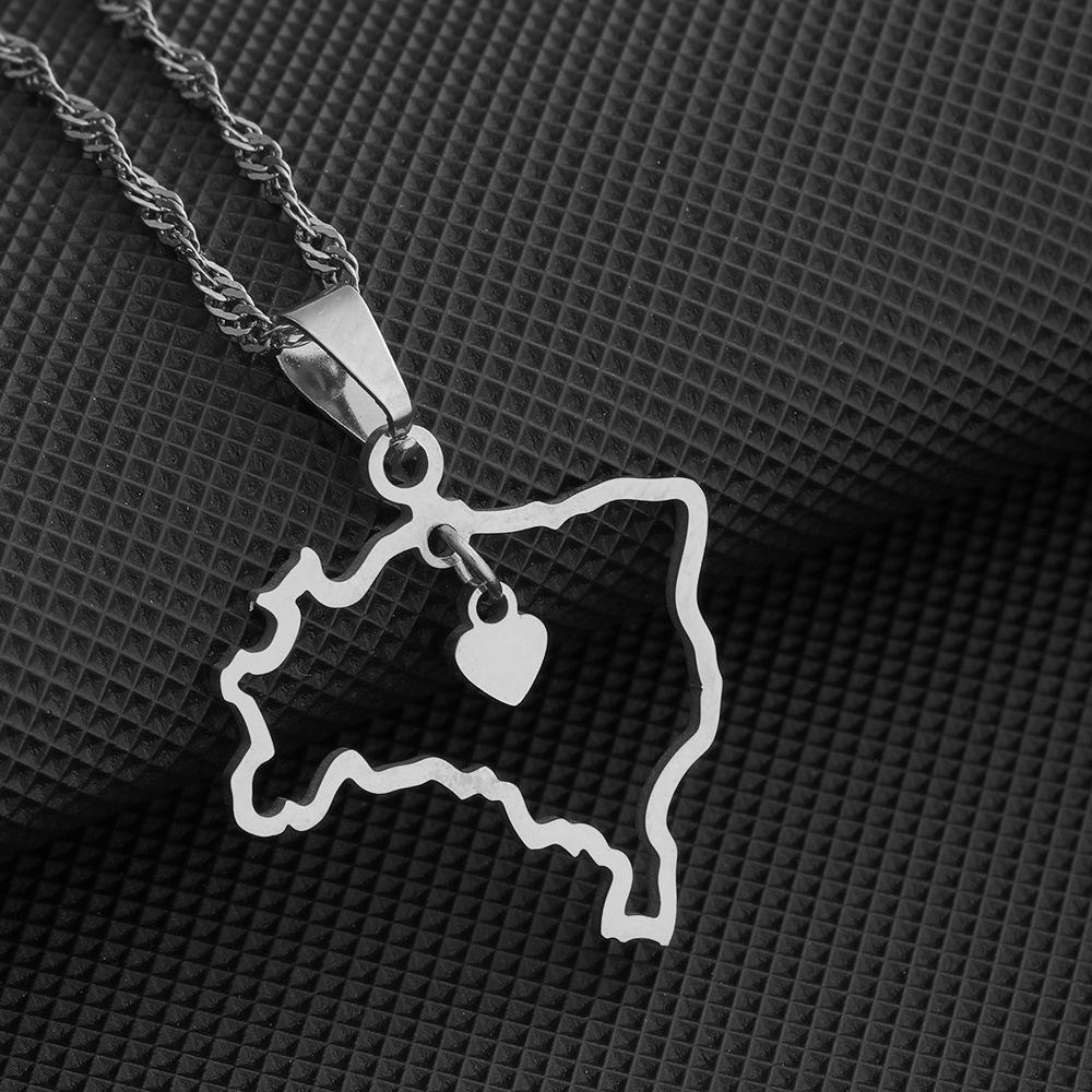 Women's Ethnic Style Heart-Shaped Brazil Map Pendant Necklace