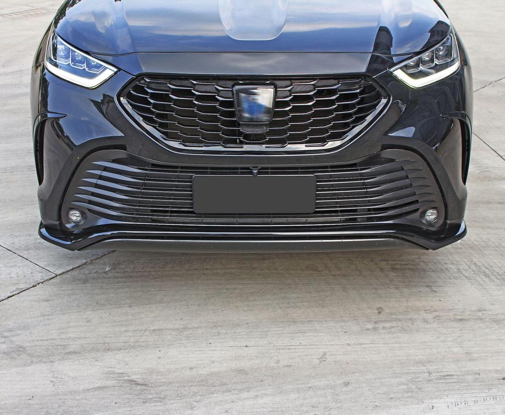 Toyota Highlander XSE Pakiet Sportowy: Przednia dokładka, Progi boczne, Zderzaki, Zestaw spojlerów