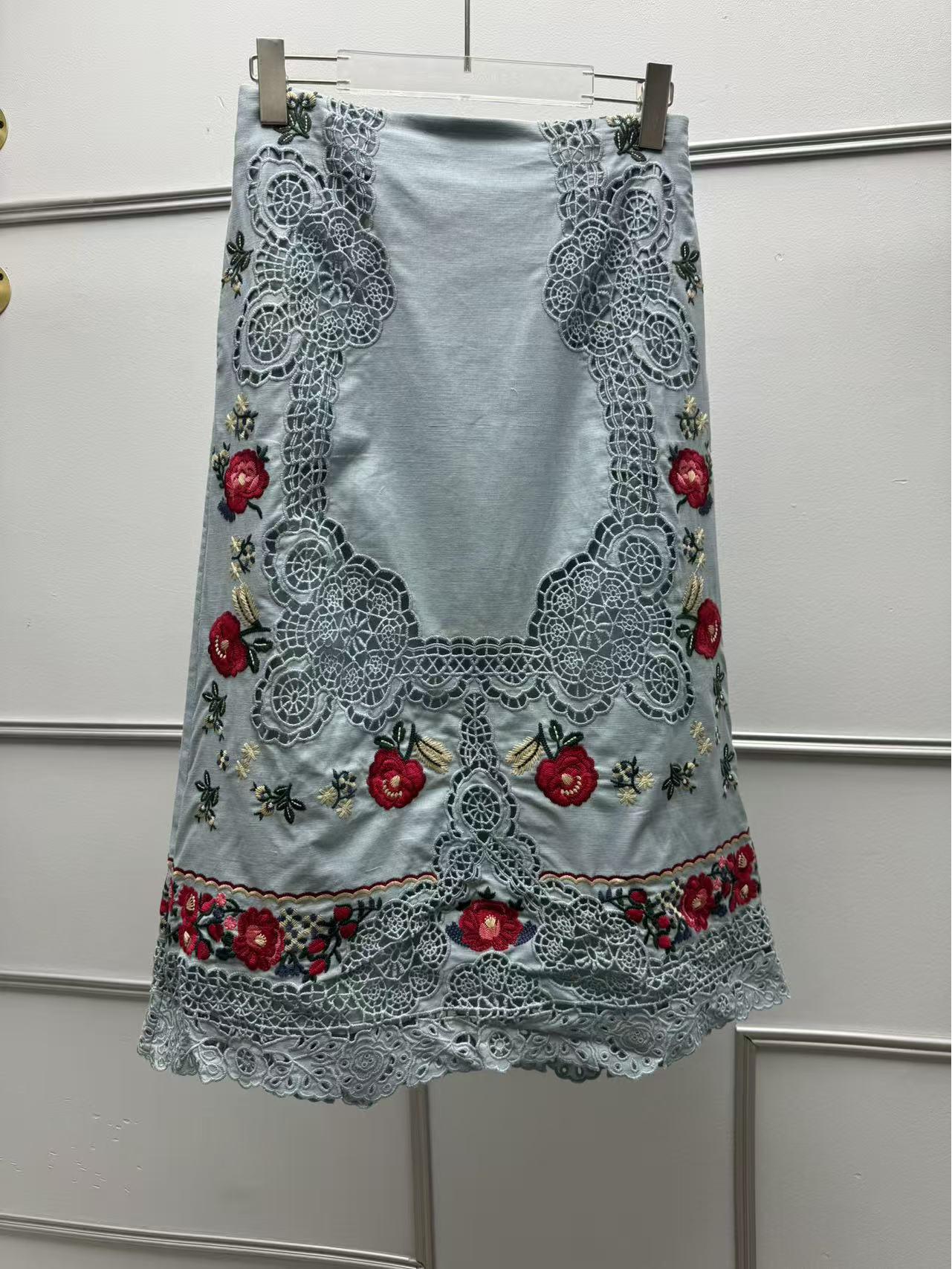 

2026 French Niche Spring/Summer 3D Floral Lace Ruffle Top & High-Waist Skirt S