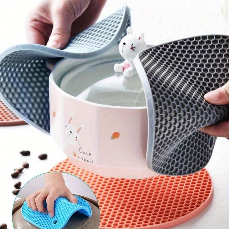 Silicone Insulation Pad, Modern Black Honeycomb Textured Round Anti-Slip Hot Pot Mat For Table