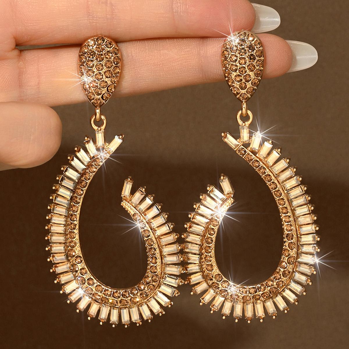 

Stylish Irregular U-Shaped Geometric Alloy Diamond Earrings Vintage Simple Earrings