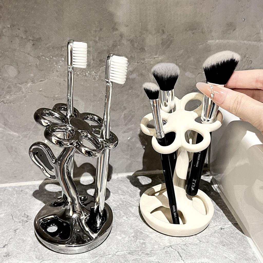 Ceramic Flower Shaped Toothbrush Holder Bathroom Storage Holder Desktop Makeup Brush Storage Rack Bathroom Supplies