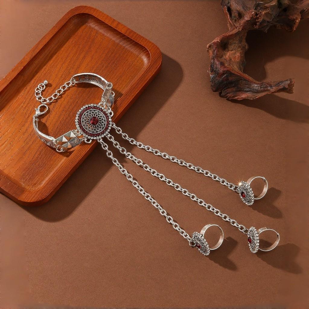 Vintage Geometric Hand Jewelry With Rhinestone Embellishments For Women