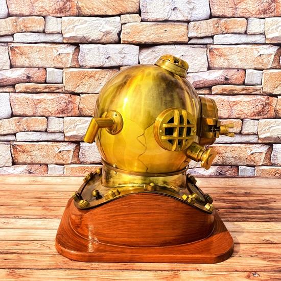 45,72 cm Kommando-Taucherhelm US Navy Mark V Taucherhelm mit Holzsockel Tiefsee-Tauchhelm Marine-Taucherhelm Heimdekor