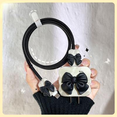 Objímka na datový kabel Cute Bow Kompatibilní pro Iphone 15 14 13 12 18/20W rychlá nabíječka Dekorativní ochrana Organizér úložiště / Ochrana proti rozbití
