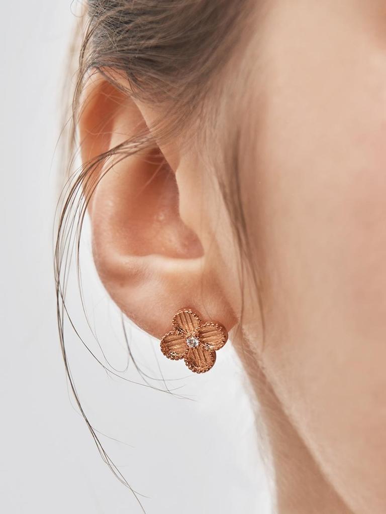 [CRANNE] Cercei cu motiv floare și trifoi placat cu aur de 14K C24EB327