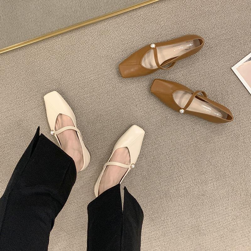 Женские туфли Мэри Джейн на низком каблуке. Удобный ремешок на щиколотке. Вечерние туфли — фото 4