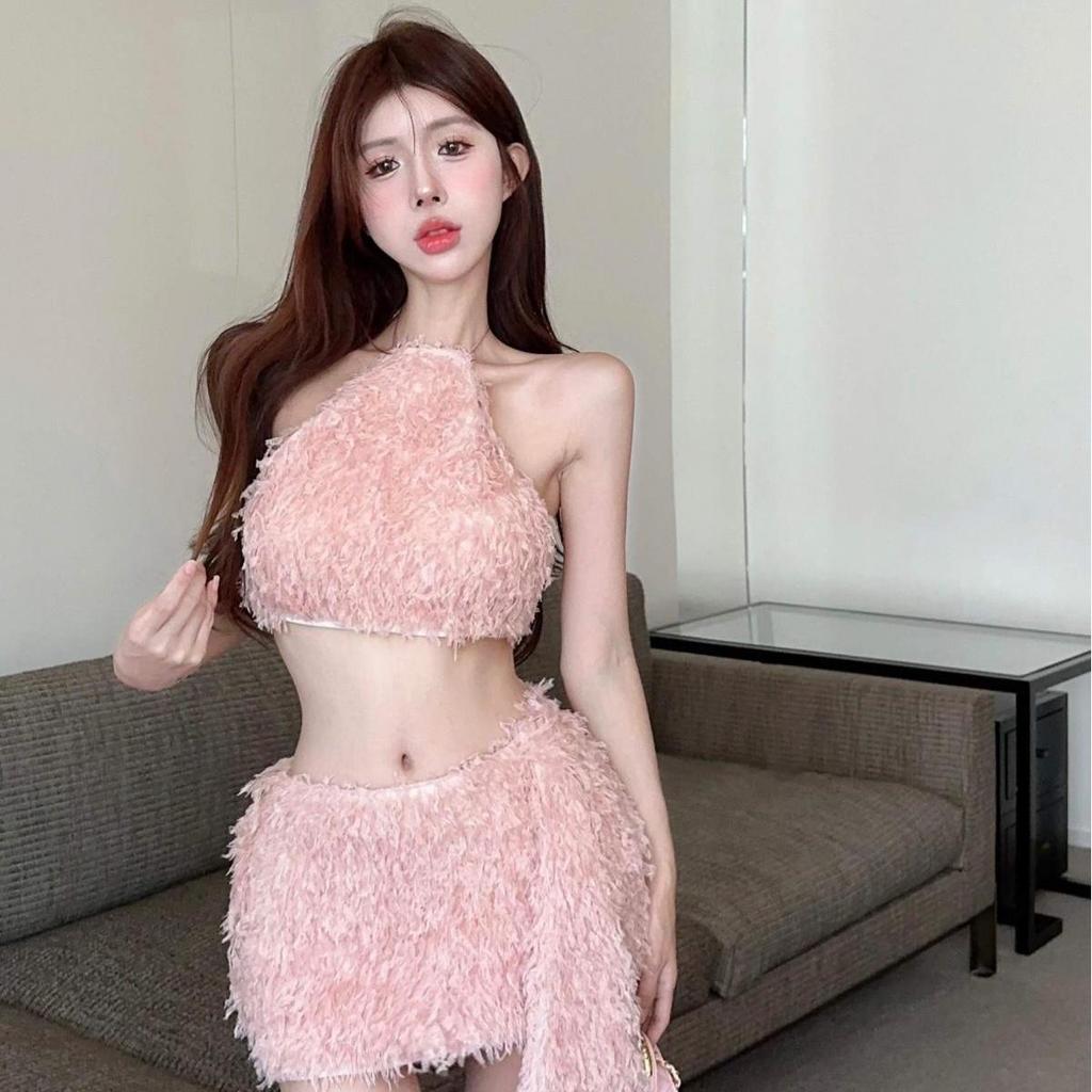Design Sense Is Slim and Pure Hot Girl College Style Sexy Backless Furry Halter Neck Vest Hip Skirt Plush Top Skirt Suit
