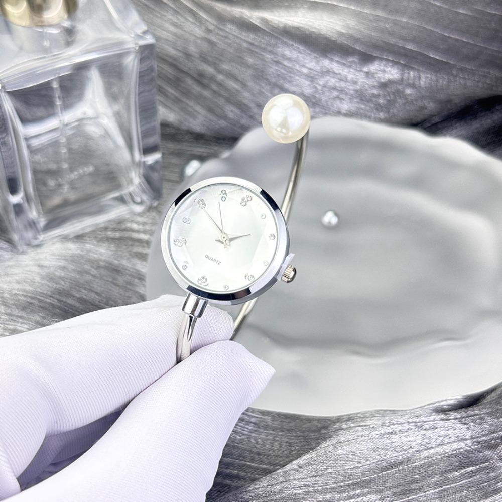 Elegant Alloy Ladies Quartz Wristwatch Vintage Rhinestone Bracelet Watch Imitation Pearl Rose Gold Small Dial Watch Women's