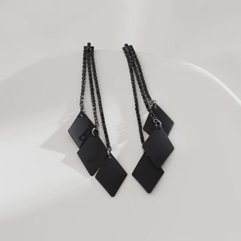 Cercei Negri Eleganți cu Ciucuri Lungi pentru Femei - Nu Necesită Găuri