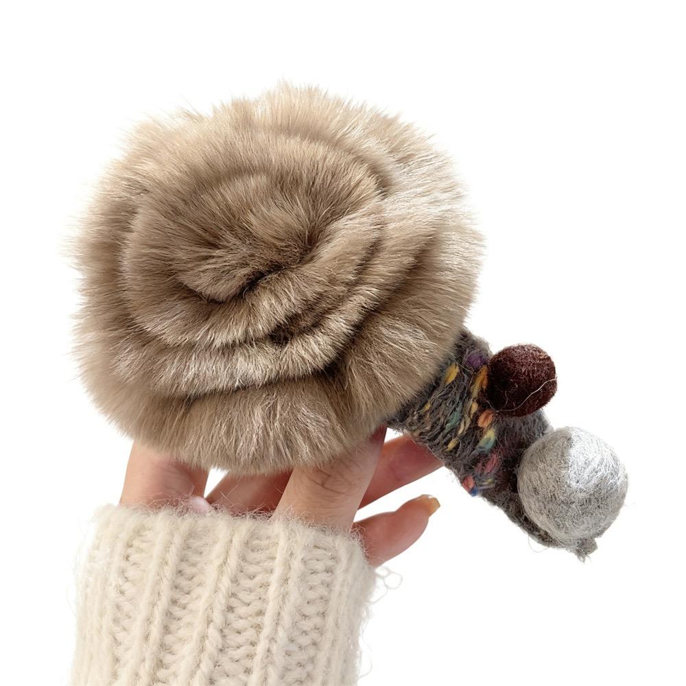 

Luxury Velvet Hair Clips Elegant Plush Duckbill Clips Back-of-Head Updo Essentials for Women кавовий