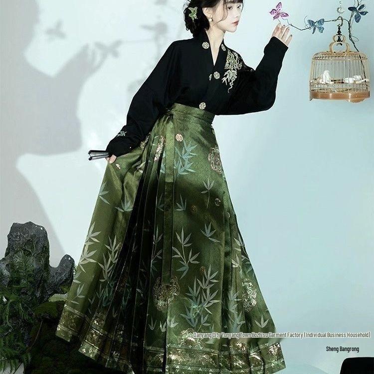 Guofeng Hanfu Set: Green Mamian Skirt & Ming Style Shirt - New Autumn Collection