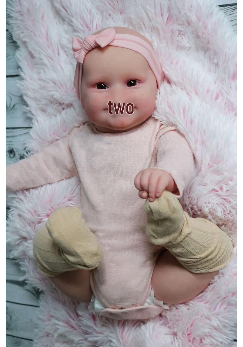 50cm Lifelike Doll Maddie with Hand-Painted Hair 50cm Cloth Body