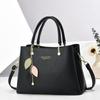 Fashion Brand Designer Women'S Handbag Large Capacity Casual Shoulder Bag Classic Versatile Crossbody Bag Commuting Tote Bag