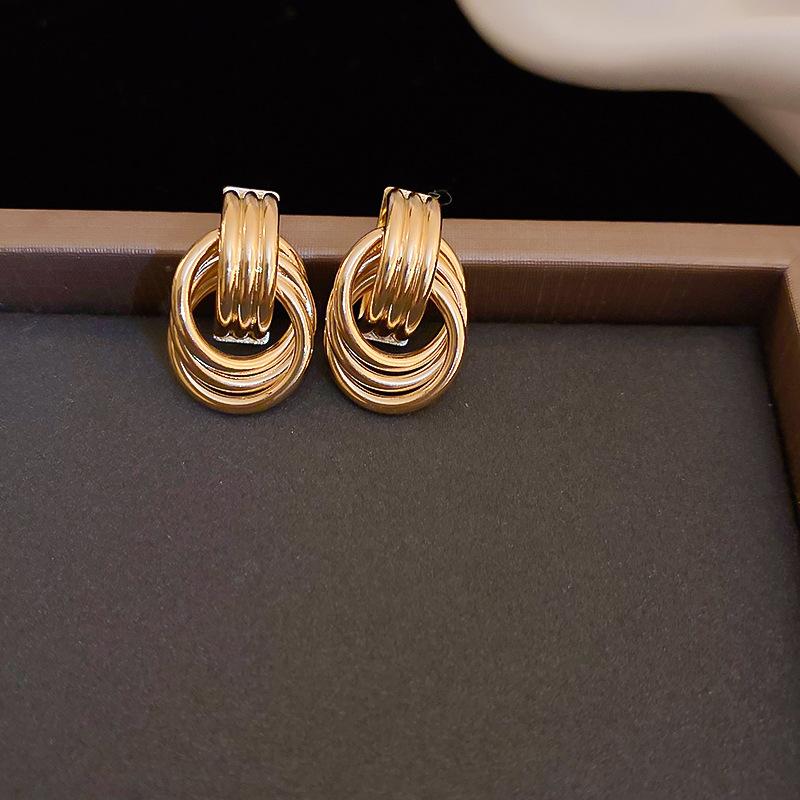 Fashion Metal Twisted Knotted Stud Earrings For Woman Exaggerated Gold Silver Color Geometric Statement Earrings Jewelry