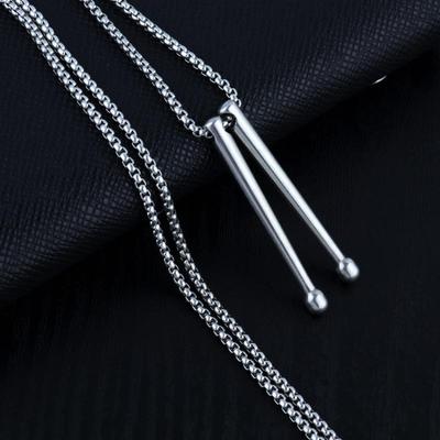Collier Homme Musiciens Groupe de Jazz Baguettes de Batterie Collier Pendentif Batteurs Tambours Snares Bâtonnitanium Alliage d'Acier Collier Pendentif