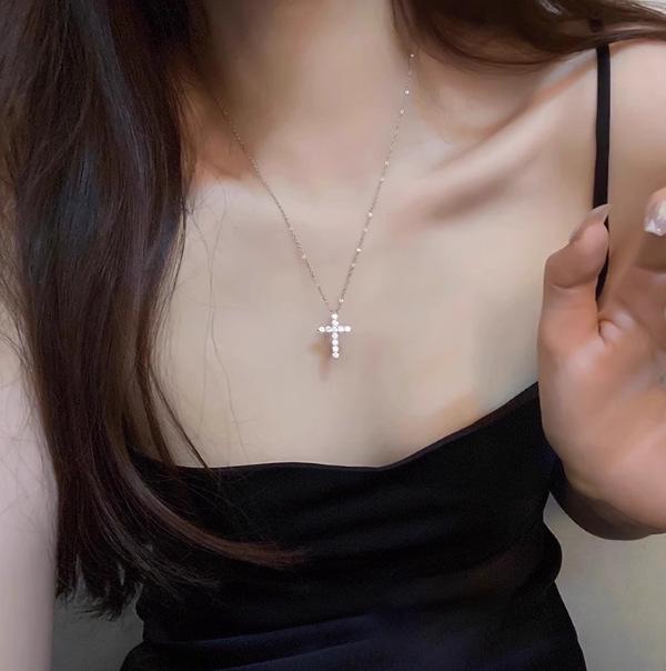Minimalist Diamond Cross Necklace for Women - 2026 Hot Style Choker, Light Luxury Sweater Chain Accessories