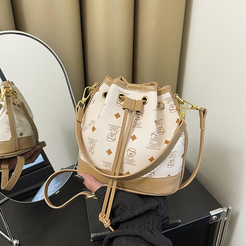 

Small bag new fashion drawstring portable bucket bag versatile shoulder messenger women s bag білий