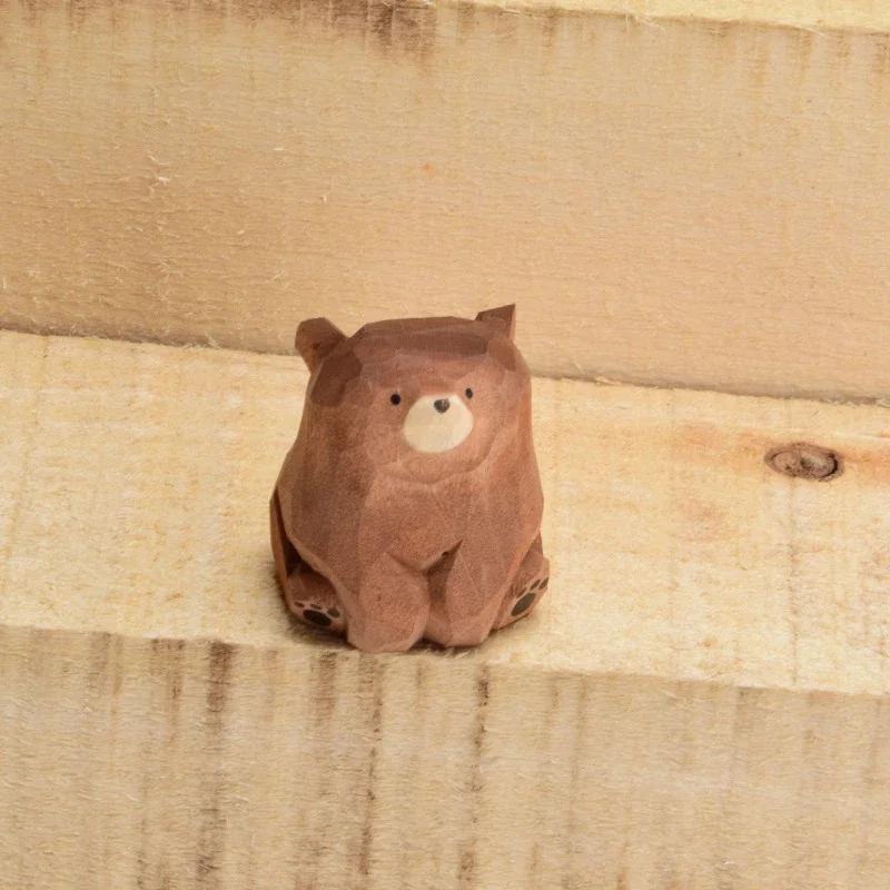 Rzeźbiony niedźwiedź z litego drewna, drewniane, słodkie figurki niedźwiedzi miniaturowych, dekoracja do salonu, figurki dekoracyjne