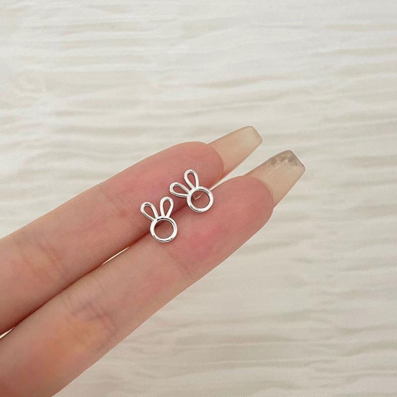 Cute Hollow Rabbit Exquisitely Suitable for Daily Commuting Versatile Earrings